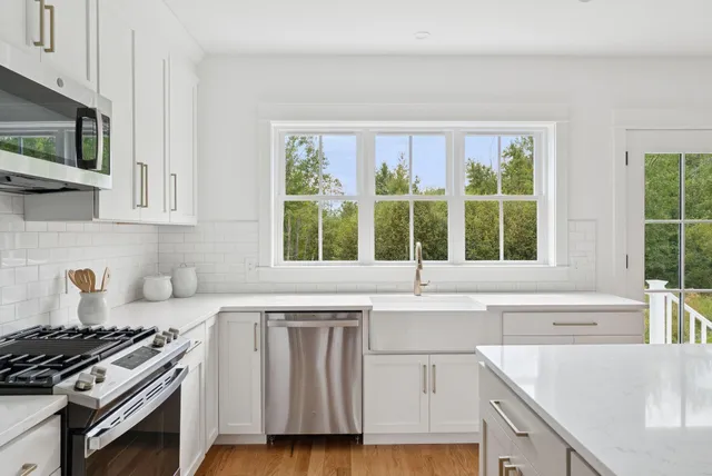 $750,000 | 14 Holbrook Farms Way, Unit 1, Scarborough, ME 04074