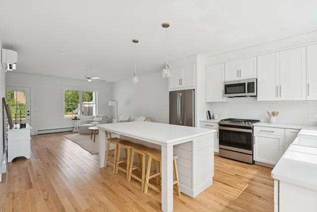 $750,000 | 14 Holbrook Farms Way, Unit 1, Scarborough, ME 04074