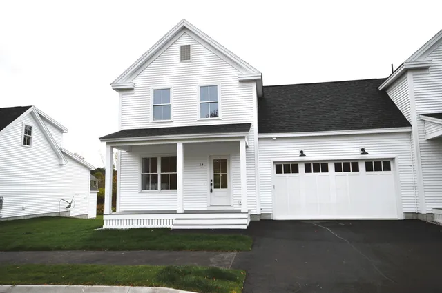 $750,000 | 14 Holbrook Farms Way, Unit 1, Scarborough, ME 04074