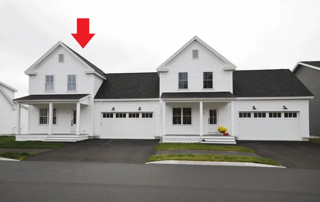 $750,000 | 14 Holbrook Farms Way, Unit 1, Scarborough, ME 04074