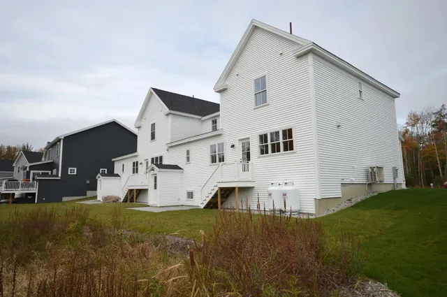 $750,000 | 14 Holbrook Farms Way, Unit 1, Scarborough, ME 04074