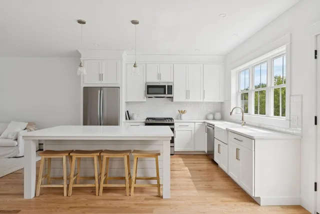 $750,000 | 14 Holbrook Farms Way, Unit 1, Scarborough, ME 04074