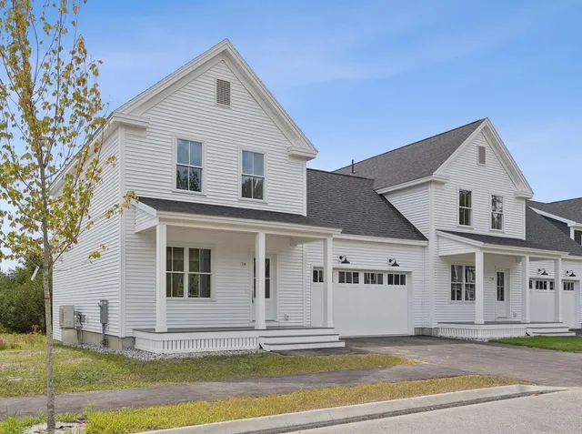 $750,000 | 14 Holbrook Farms Way, Unit 1, Scarborough, ME 04074