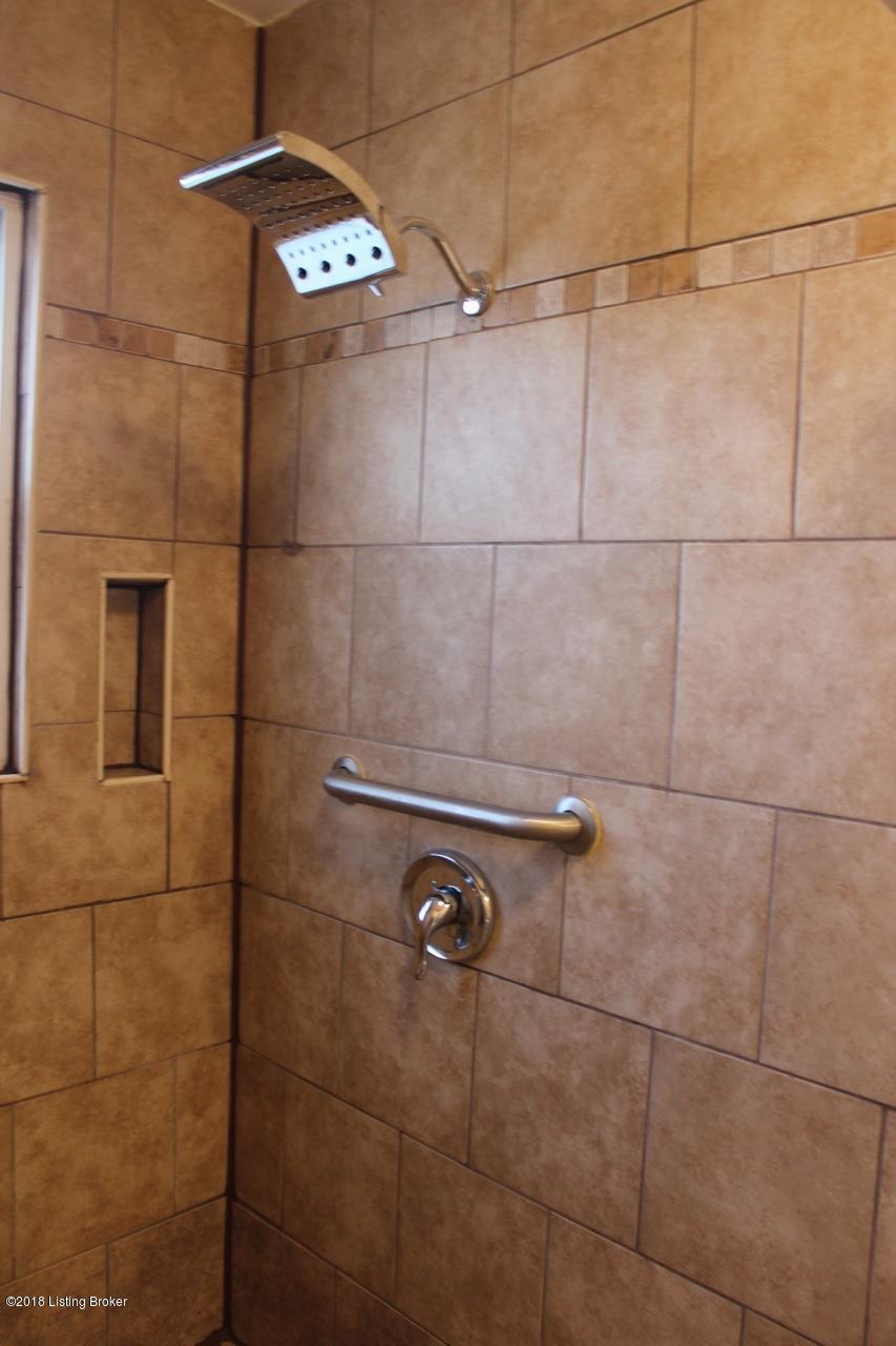 2708 Ralph Avenue Louisville, KY 40216 - Photo 16 of 32 aralphshower3