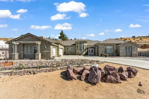 $660,000 | 17601 Bangor Avenue, Hesperia, CA 92345
