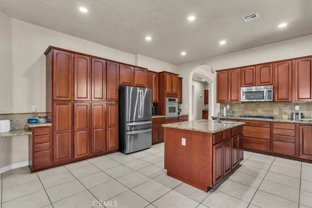 $660,000 | 17601 Bangor Avenue, Hesperia, CA 92345