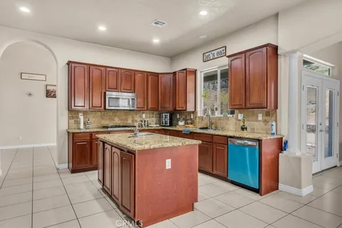 $660,000 | 17601 Bangor Avenue, Hesperia, CA 92345