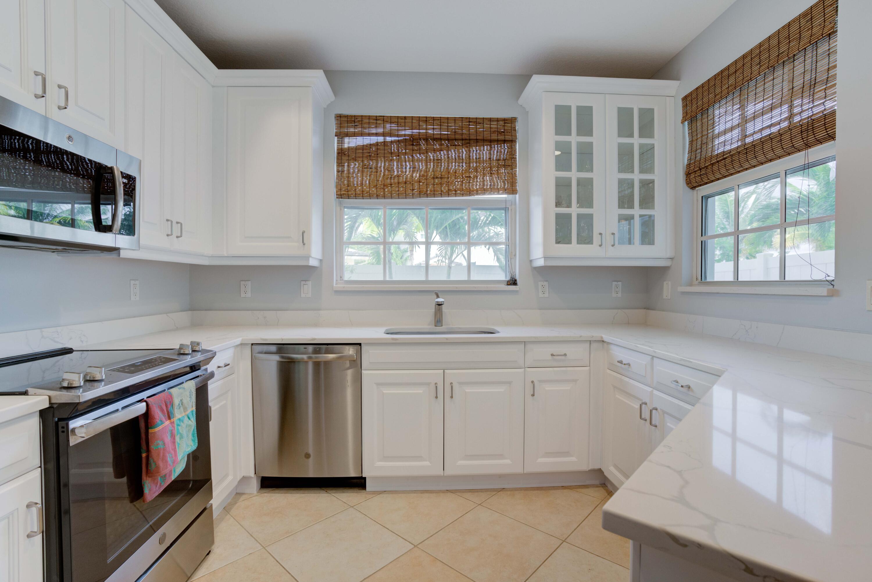 458 Ocean Ridge Way Juno Beach, FL 33408 - Photo 14 of 31 KITCHEN