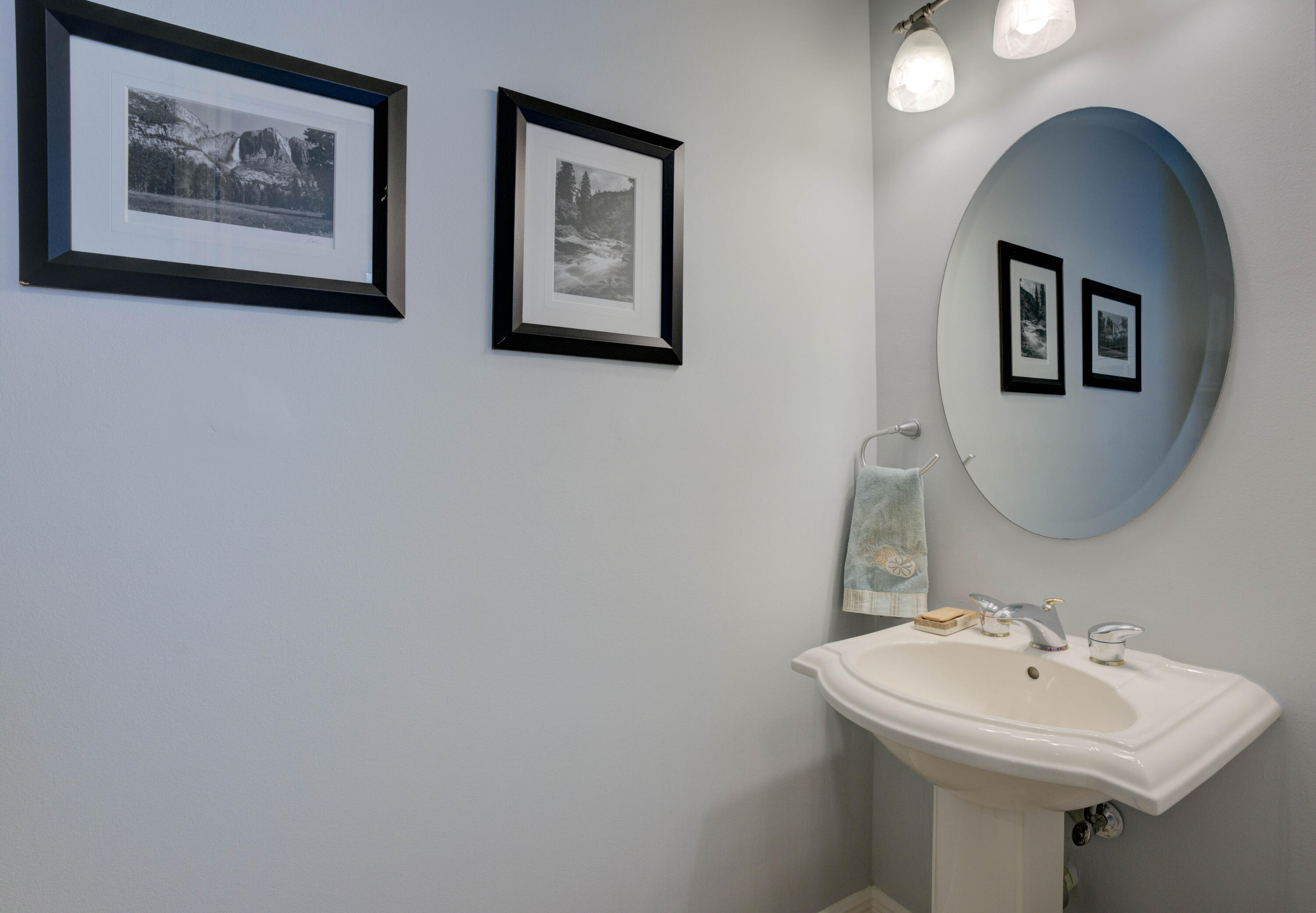 458 Ocean Ridge Way Juno Beach, FL 33408 - Photo 28 of 31 DOWNSTAIRS POWDER
