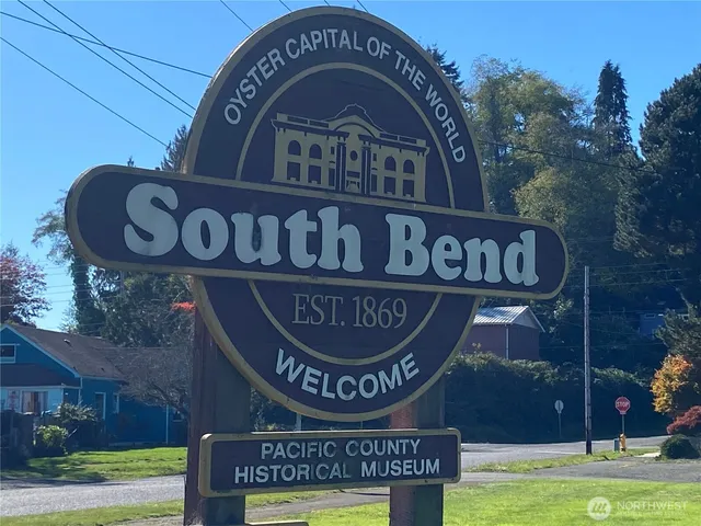 $290,000 | 320 C Street, South Bend, WA 98586