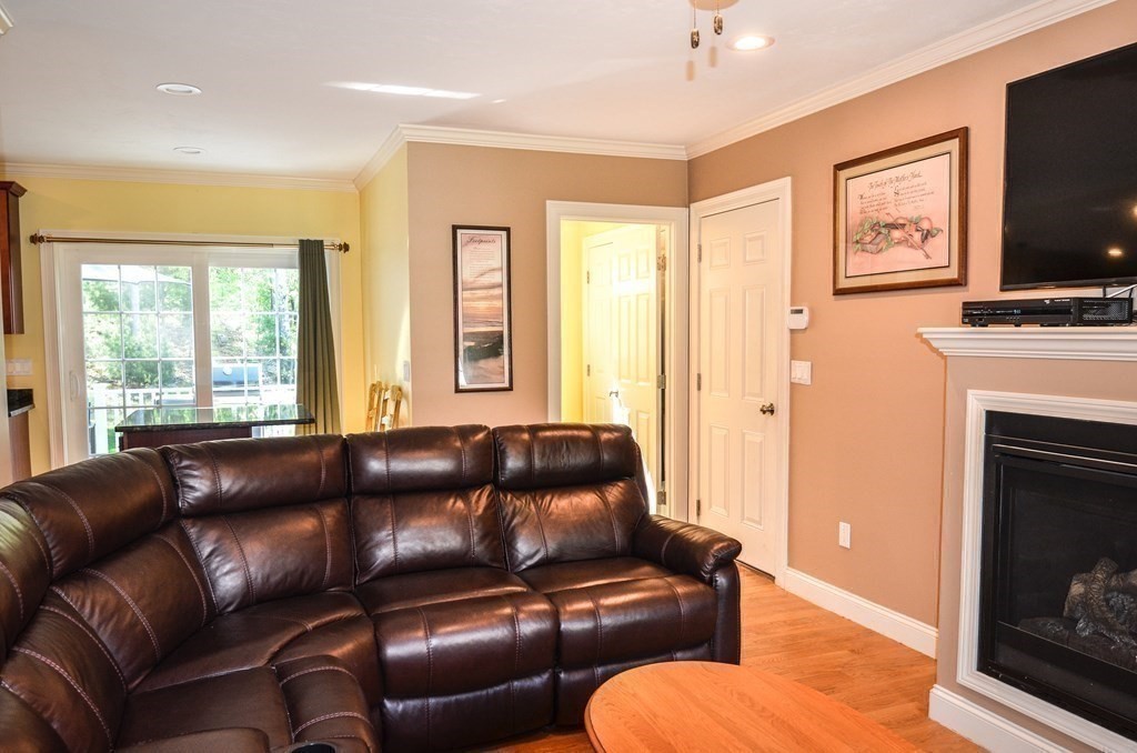 15 Parker Road, Unit 12 Berlin, MA 01503 - Photo 11 of 34