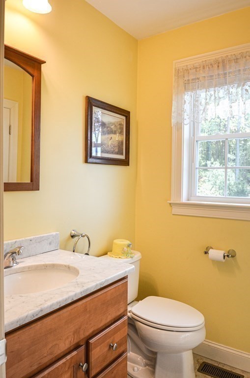 15 Parker Road, Unit 12 Berlin, MA 01503 - Photo 12 of 34