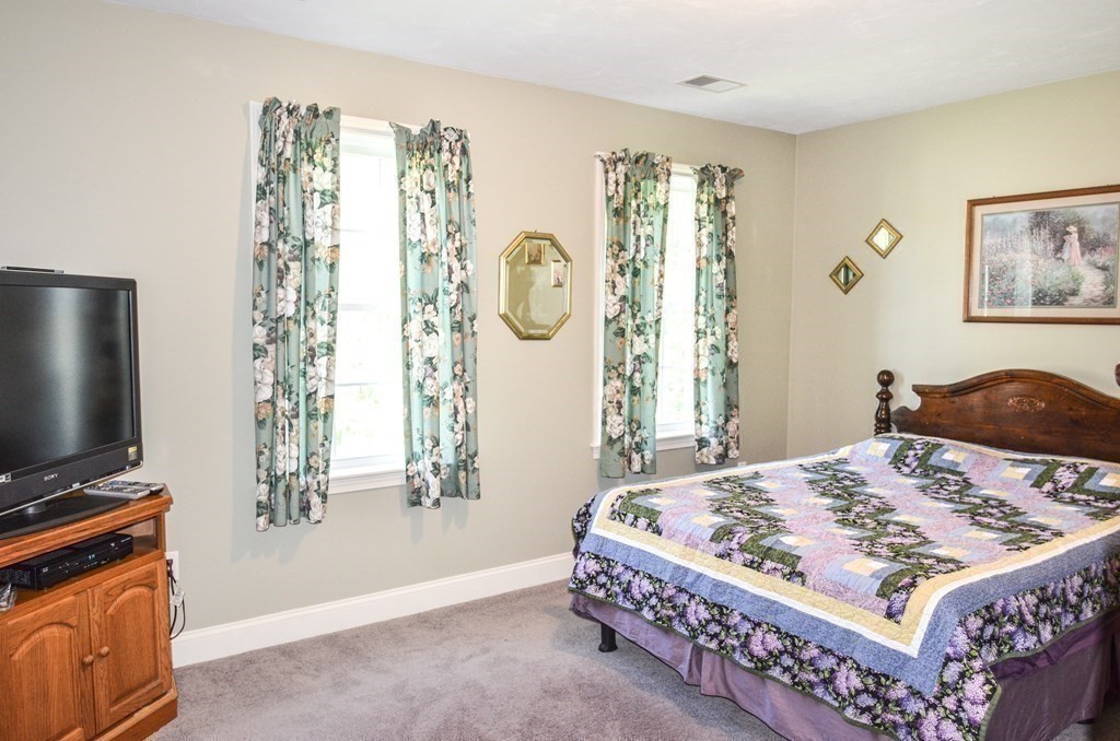 15 Parker Road, Unit 12 Berlin, MA 01503 - Photo 18 of 34