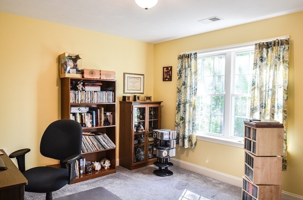 15 Parker Road, Unit 12 Berlin, MA 01503 - Photo 20 of 34