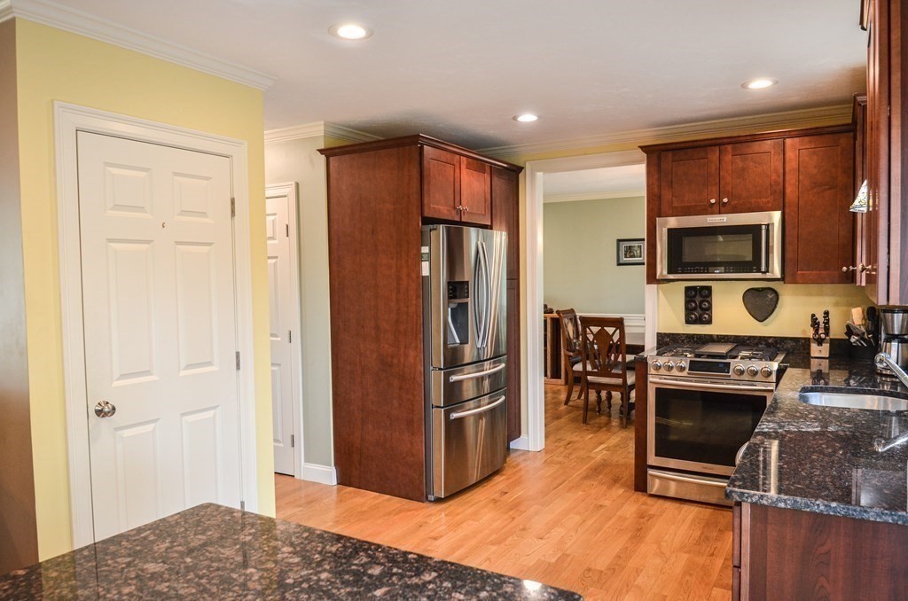 15 Parker Road, Unit 12 Berlin, MA 01503 - Photo 8 of 34