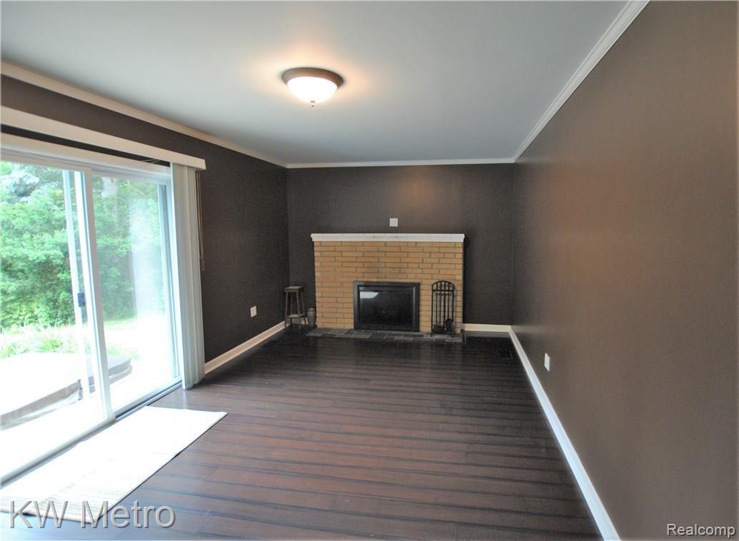 36667 Howard Road Farmington, MI 48331 - Photo 12 of 32 Family Room