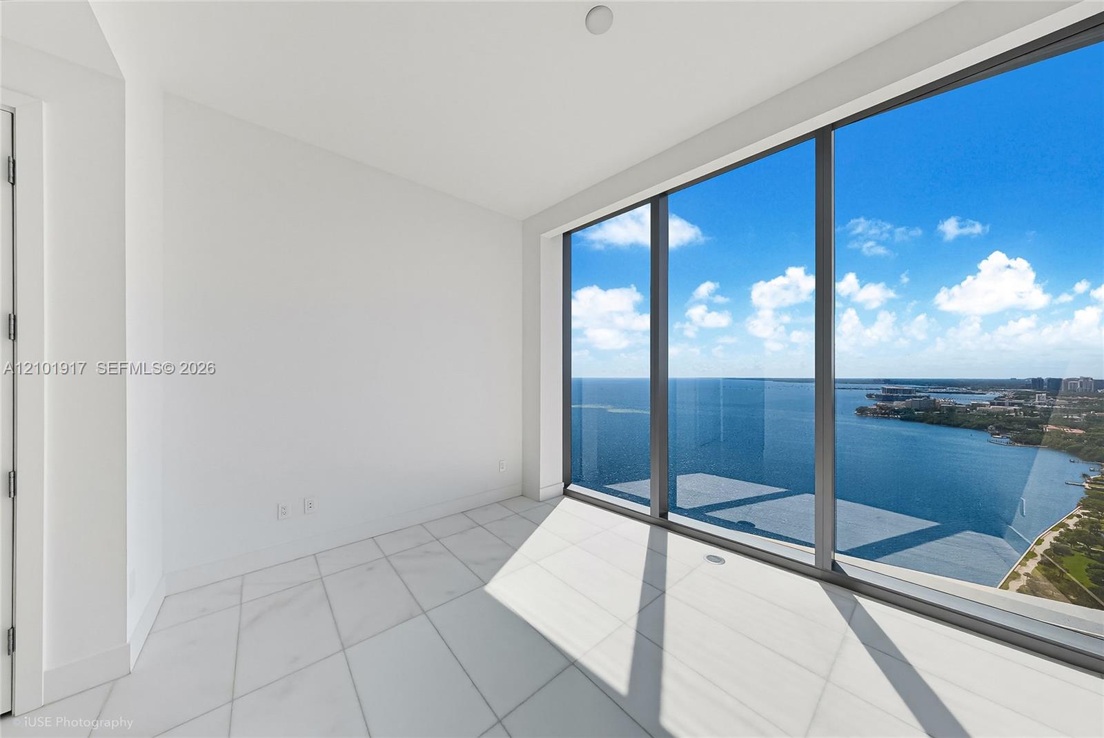 175 Southeast 25th Road, Unit 3002 Miami, FL 33129 - Photo 5 of 21 Gallery Image 5