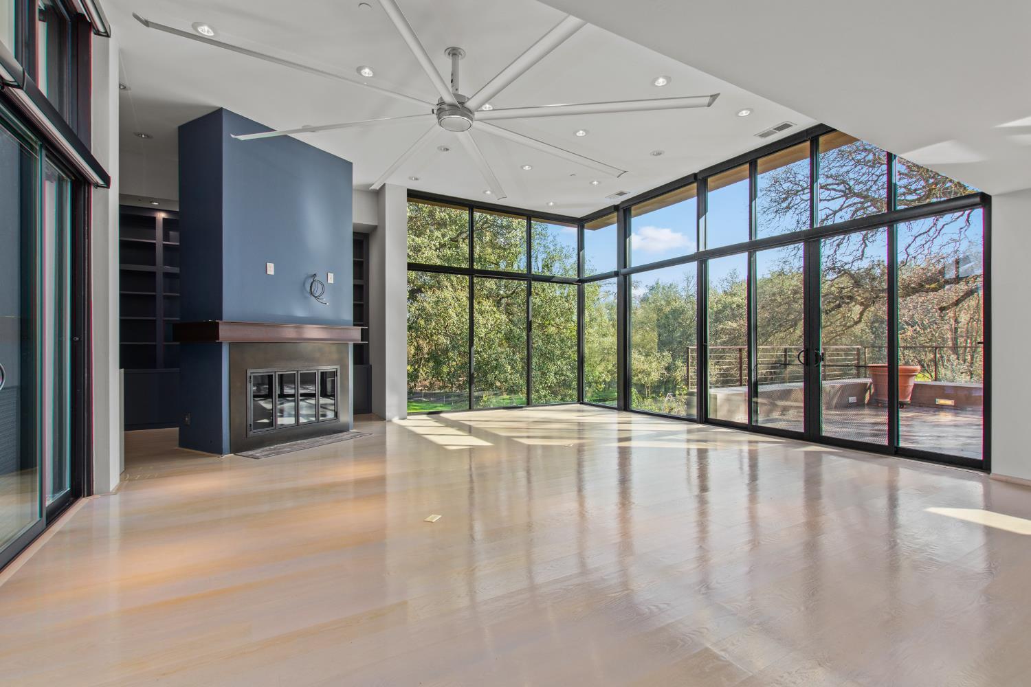 12100 Horseshoe Road Oakdale, CA 95361 - Photo 14 of 77 a view of an entryway with a floor to ceiling window
