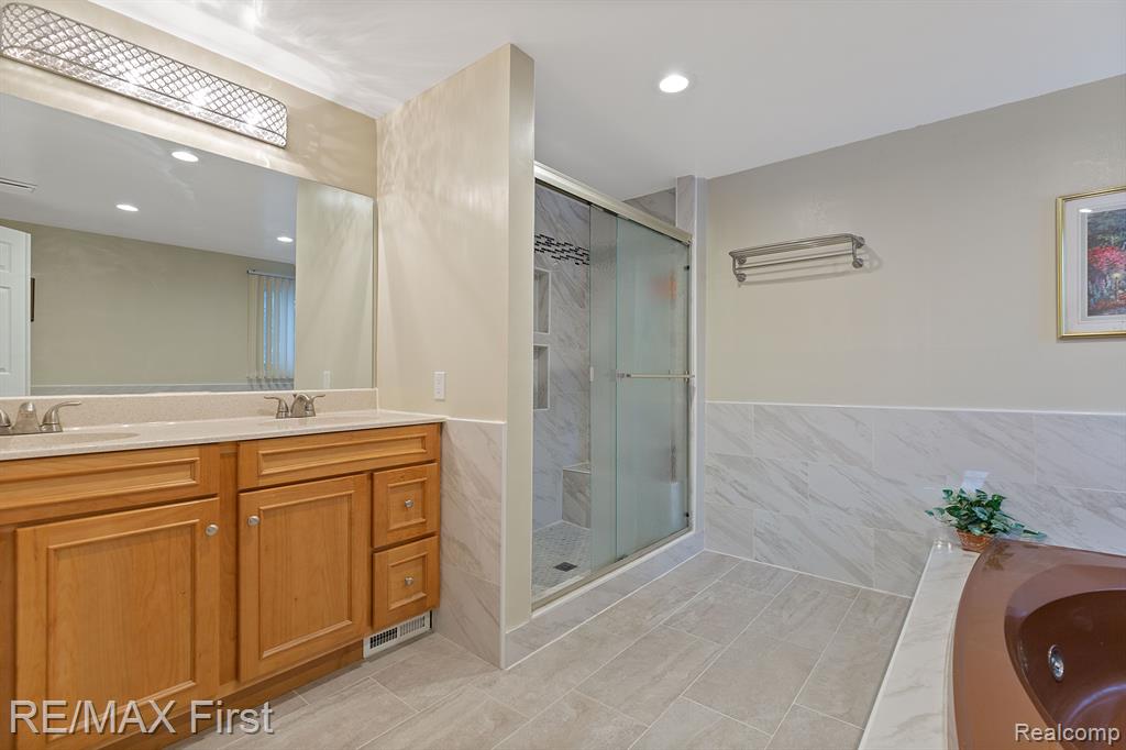 854 Stanford Circle Rochester Hills, MI 48309 - Photo 22 of 45