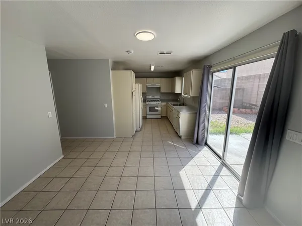 $2,120 | 5273 Panguitch Drive, Las Vegas, NV 89122