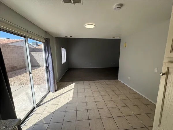 $2,120 | 5273 Panguitch Drive, Las Vegas, NV 89122