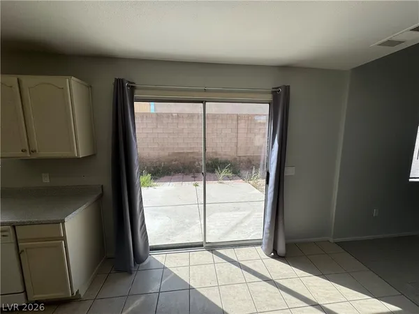 $2,120 | 5273 Panguitch Drive, Las Vegas, NV 89122