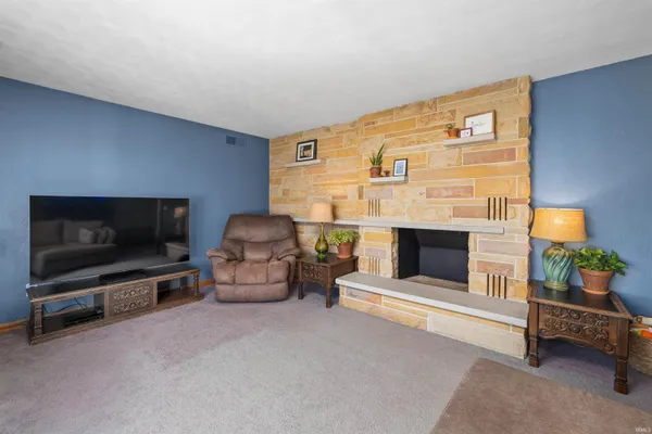 $260,000 | 4193 Buesching Drive, Fort Wayne, IN 46815