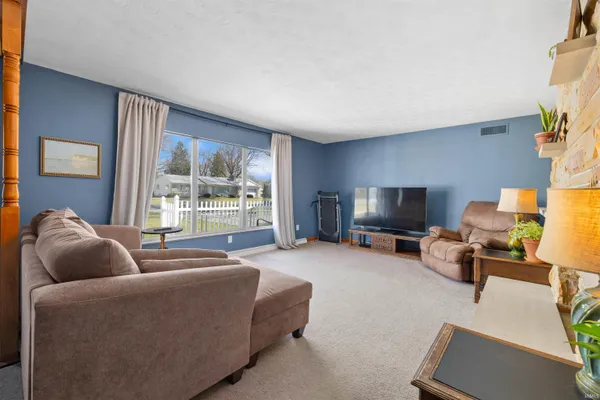 $260,000 | 4193 Buesching Drive, Fort Wayne, IN 46815