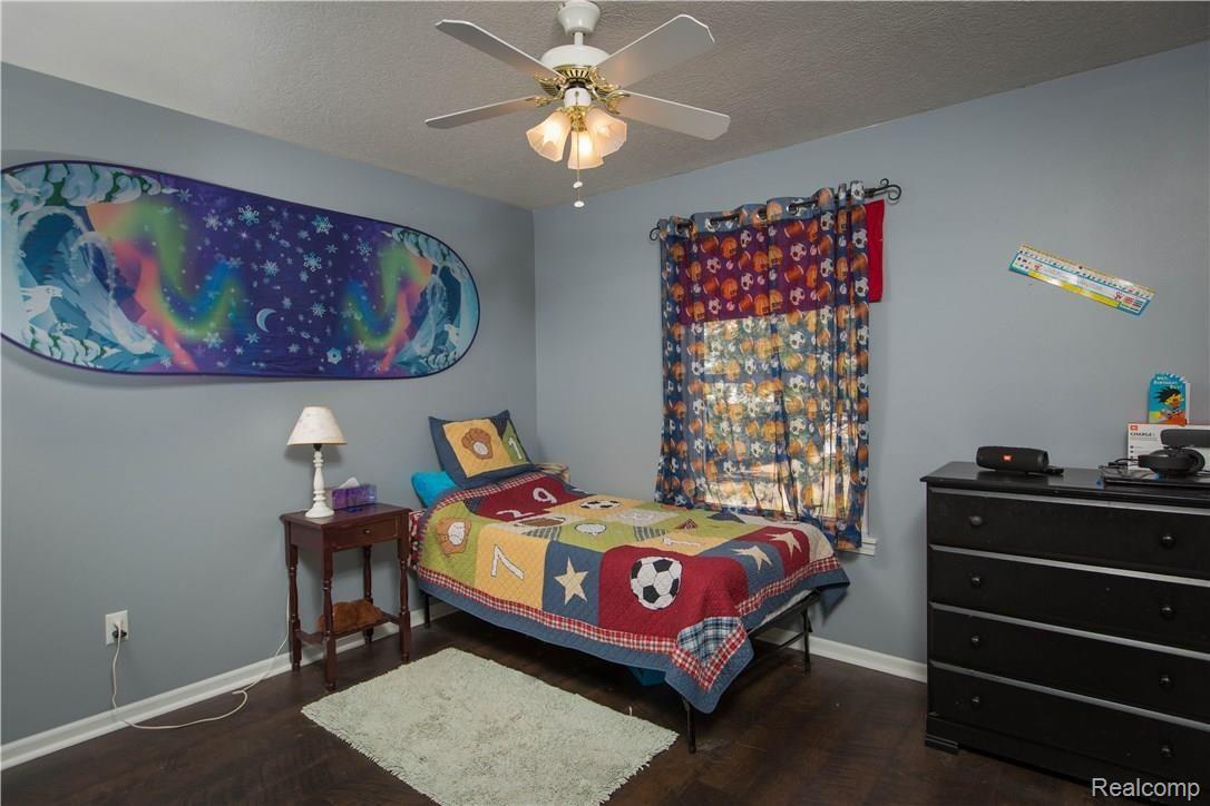 14928 South Fowlerville Road Perry, MI 48872 - Photo 5 of 27 14928 S Fowlerville Rd-Perry-bedroom1.jpg