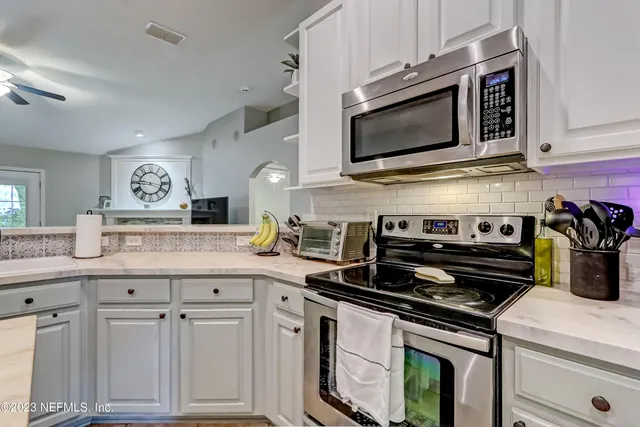 $2,400 | 12004 West Liberty Lake Drive, Jacksonville, FL 32258