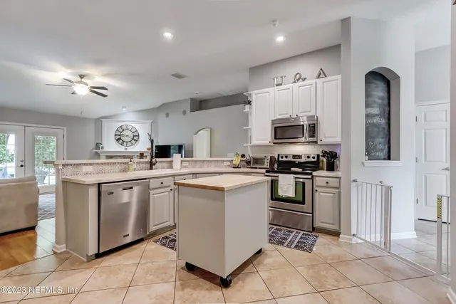 $2,400 | 12004 West Liberty Lake Drive, Jacksonville, FL 32258