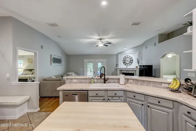 $2,400 | 12004 West Liberty Lake Drive, Jacksonville, FL 32258