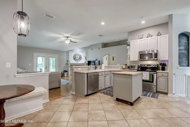 $2,400 | 12004 West Liberty Lake Drive, Jacksonville, FL 32258