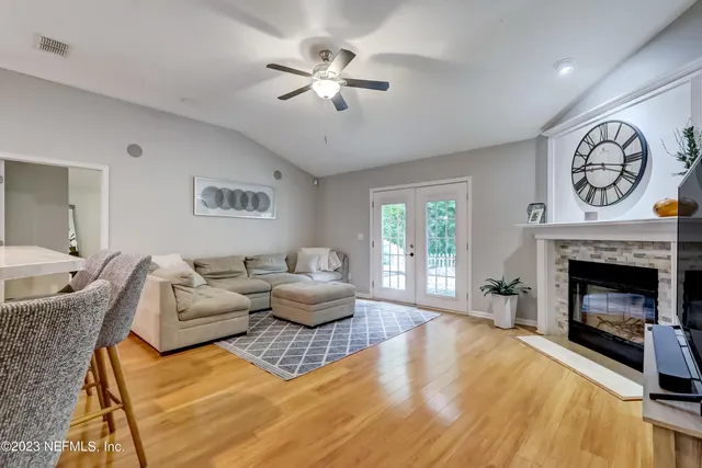 $2,400 | 12004 West Liberty Lake Drive, Jacksonville, FL 32258