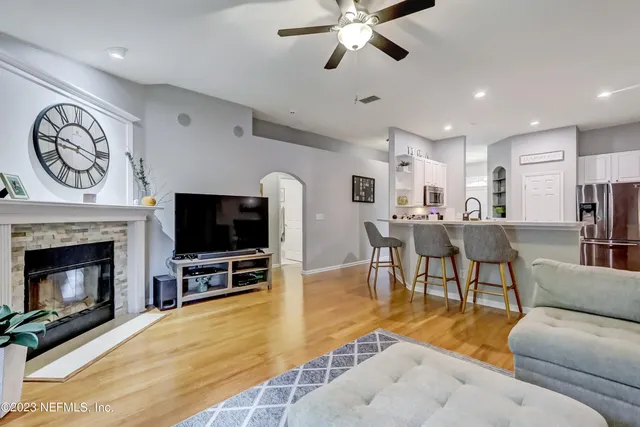 $2,400 | 12004 West Liberty Lake Drive, Jacksonville, FL 32258