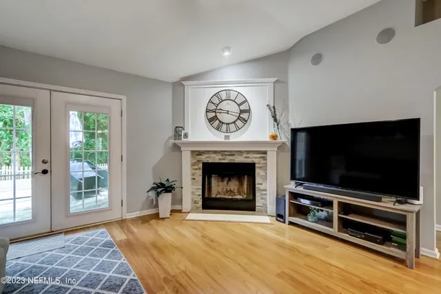 $2,400 | 12004 West Liberty Lake Drive, Jacksonville, FL 32258