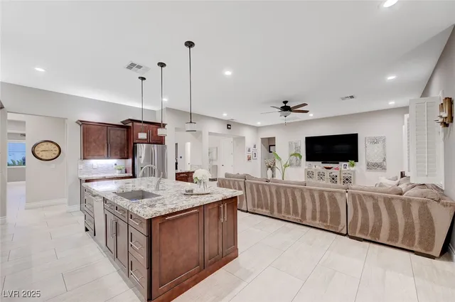 $8,500 | 5595 El Camino Road, Las Vegas, NV 89118