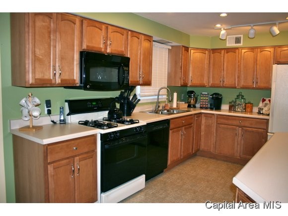 114 Nottingham Road Springfield, IL 62704 - Photo 4 of 21
