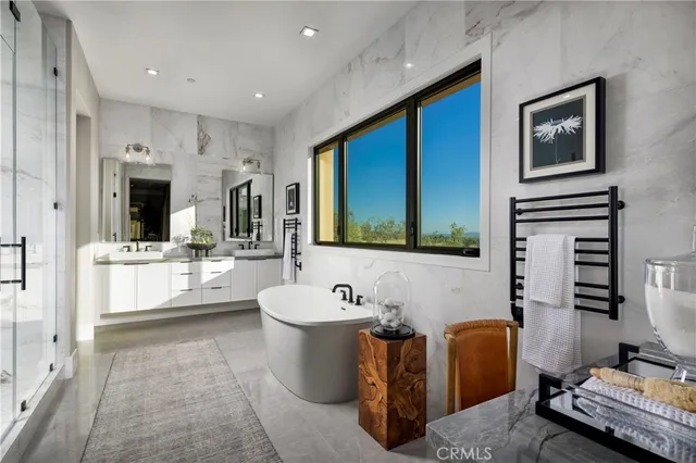 $5,733,500 | 560 Peninsula, Irvine, CA 92602