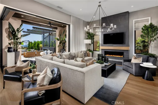 $5,733,500 | 560 Peninsula, Irvine, CA 92602