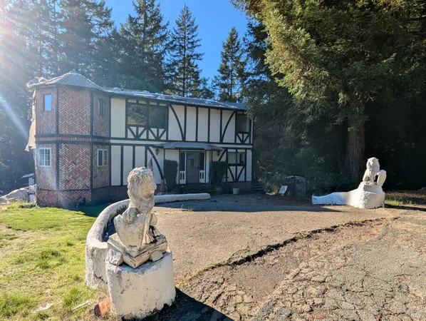a view of outdoor space yard deck and patio