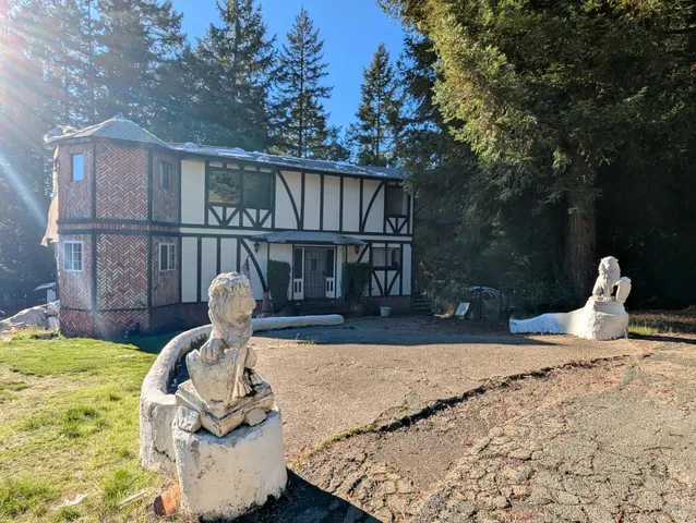 a view of outdoor space yard deck and patio
