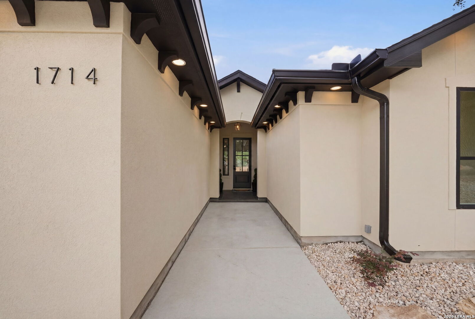 1714 Junction Ridge San Antonio, TX 78248 - Photo 4 of 32
