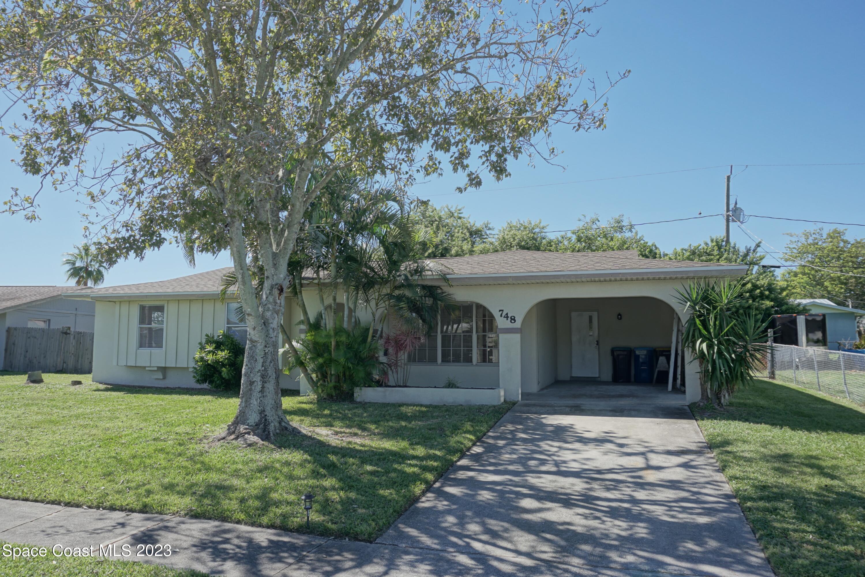 748 Angle St Northeast  