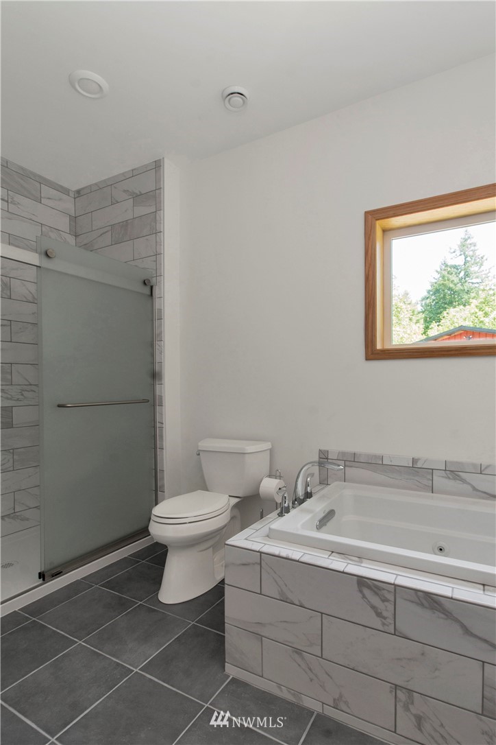 11009 Stedman Road Southeast Olympia, WA 98513 - Photo 12 of 22 Gallery Image 12