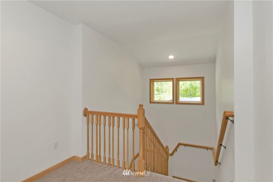 11009 Stedman Road Southeast Olympia, WA 98513 - Photo 15 of 22 Gallery Image 15