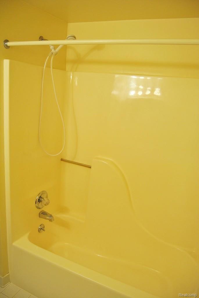2581 Columbia Road Berkley, MI 48072 - Photo 19 of 21 DSC_0185.jpg