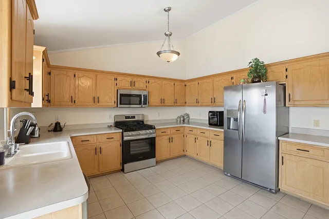 $420,000 | 1347 Rainbow Circle, Manteno, IL 60950