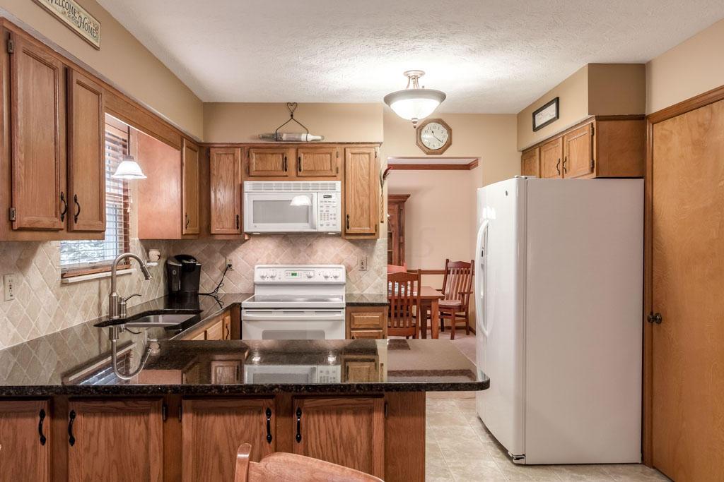 807 Lindenhaven Road Columbus, OH 43230 - Photo 15 of 38