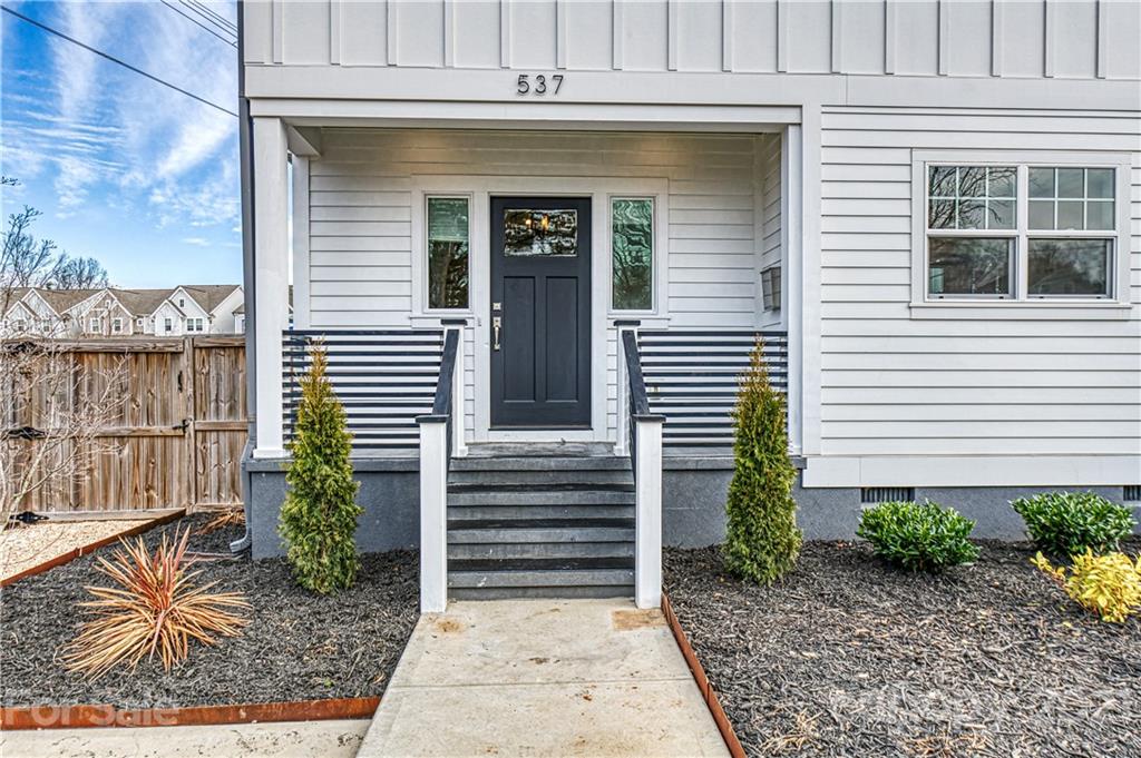 537 Greystone Road Charlotte, NC 28209 - Photo 4 of 28 Gallery Image 4